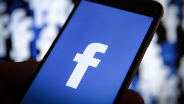 Европейские пользователи Facebook жалуются на проблемы в работе социальной сети